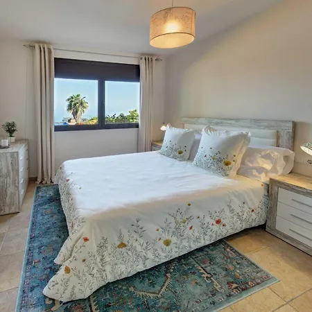Villa La Cala With Swimming Pool & Sea View, 10 Min Walk From The Sea