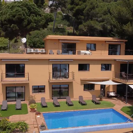 Villa La Cala With Swimming Pool & Sea View, 10 Min Walk From The Sea *