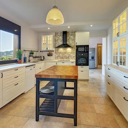 Villa La Cala With Swimming Pool & Sea View, 10 Min Walk From The Sea Blanes